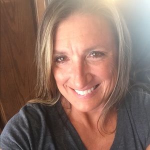 Meet your Posher, Cynthia